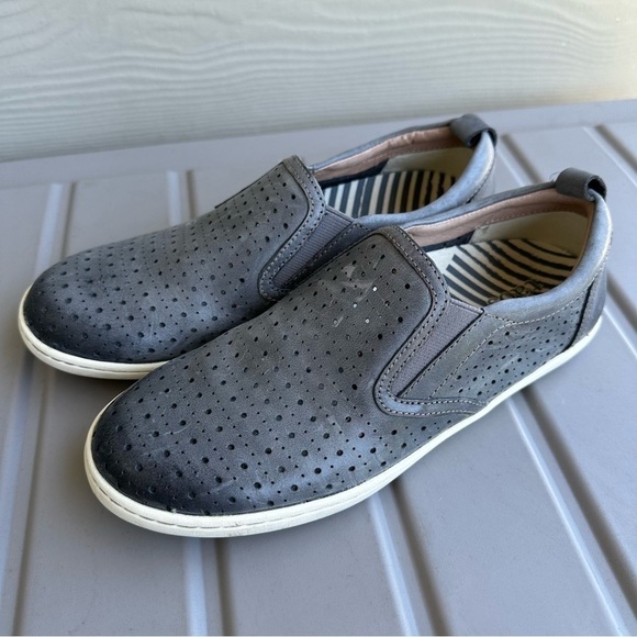 TAOS Court Leather Perforated Low Top Slip On Shoes Charcoal Leather Size 7 - Picture 3 of 8
